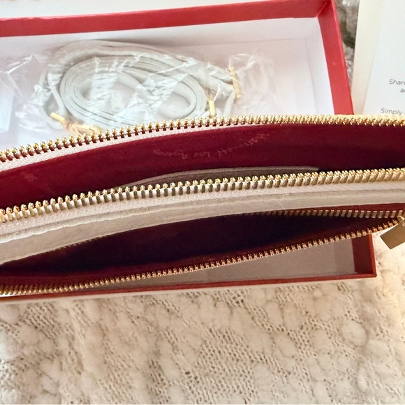 NWT Hammitt Nash White Leather Wristlet Crossbody W/Red Trim & Gold. - Picture 15 of 16